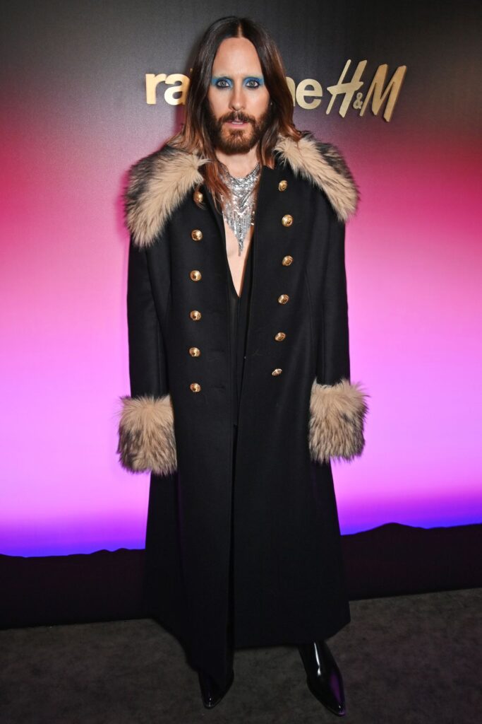 Jared Leto trägt Rabanne  x H&M