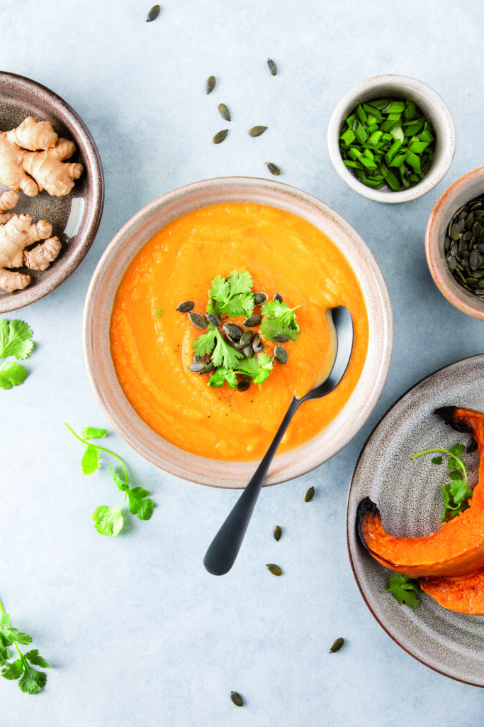 Kürbissuppe mit Ingwer & Curry 