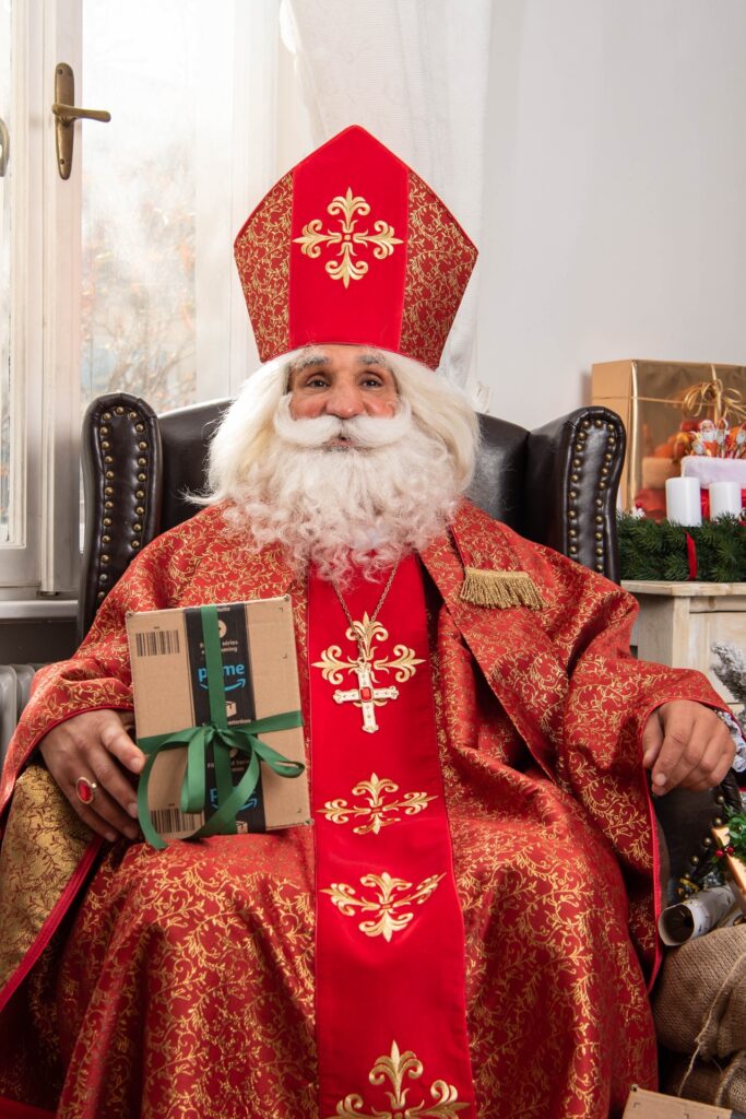 Fadi Merza als Nikolaus.