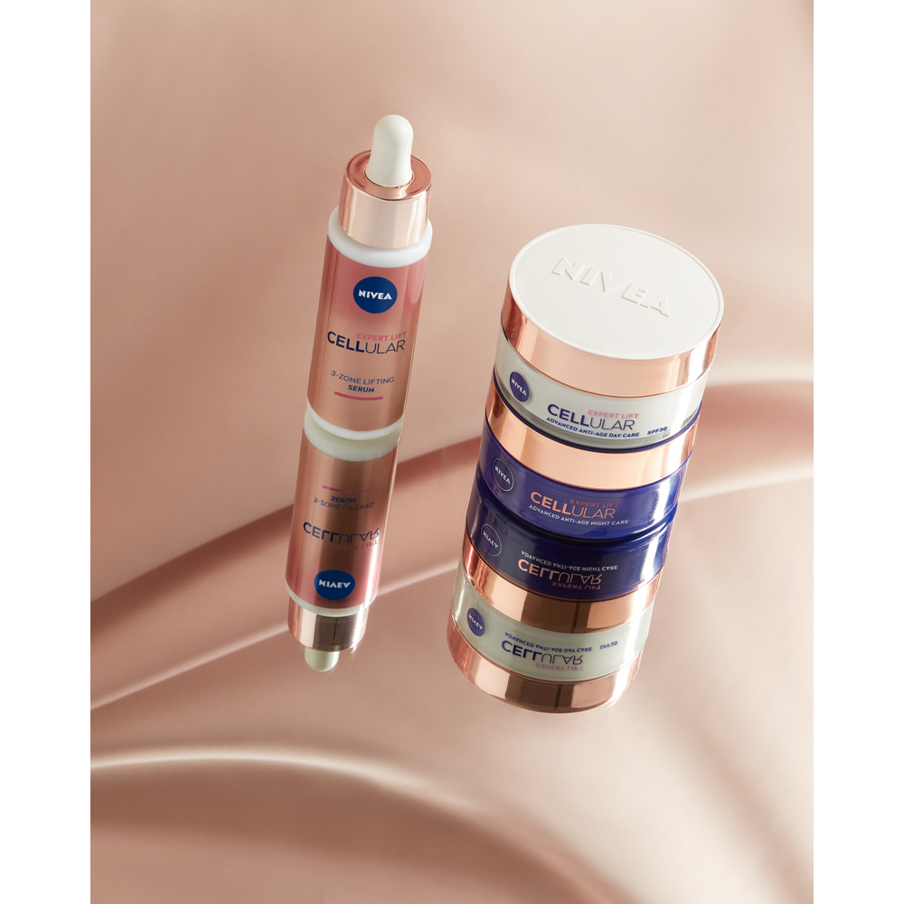 Die Pflegeserie NIVEA CELLULAR Expert Lift besteht aus dem Lift Serum sowie einer Tages- und Nachtcreme.