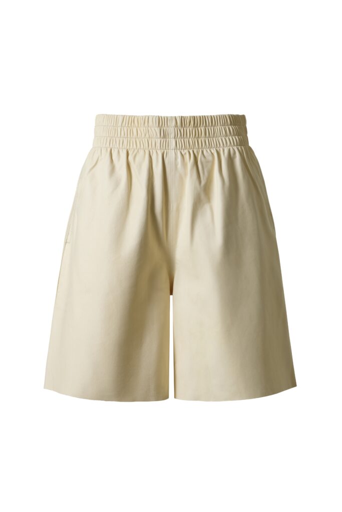 Lederhose aus der H&M Studio Resort Capsule Kollektion, um € 199,-